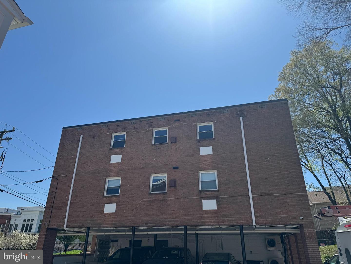 Property Photo: 1510 N Rolfe Street 2 VA 22209