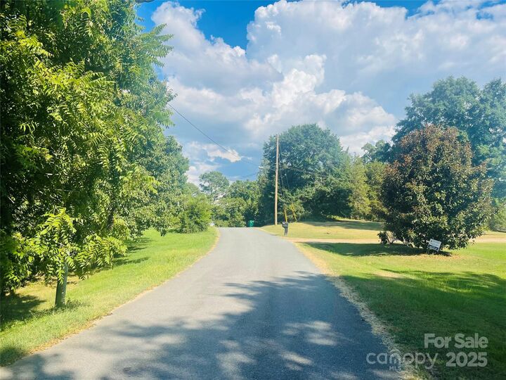 Property Photo: 2616 Wildlife Road NC 28214