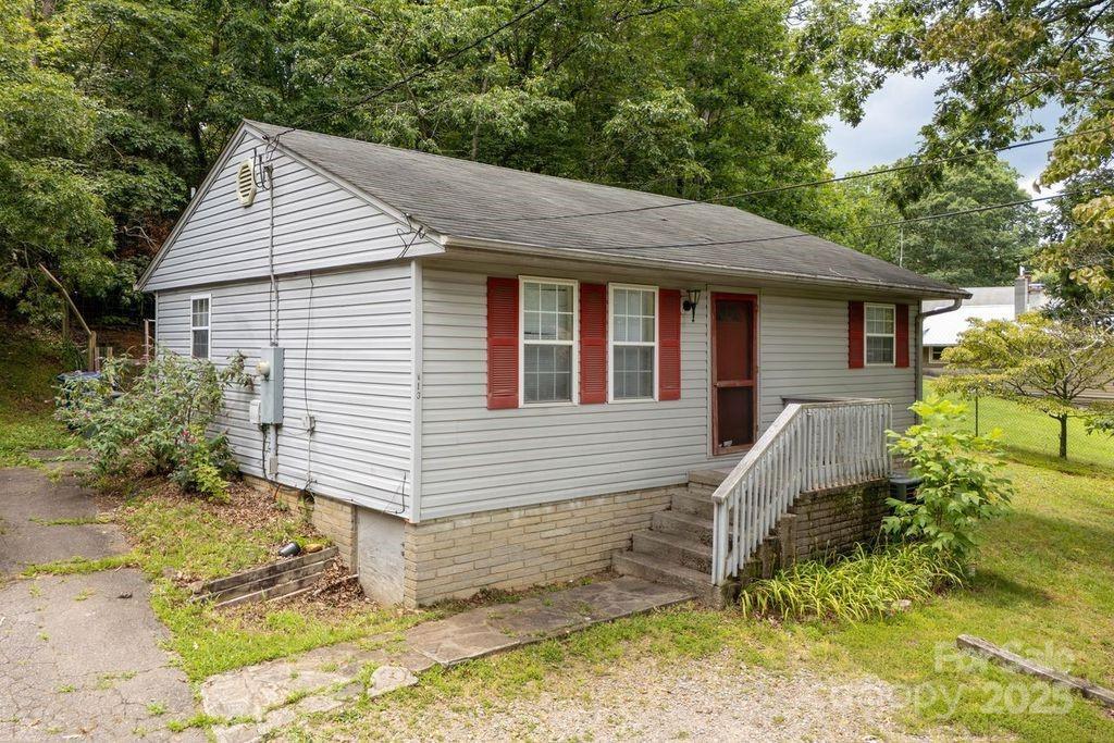 113 N Fork Road  Black Mountain NC 28711 photo