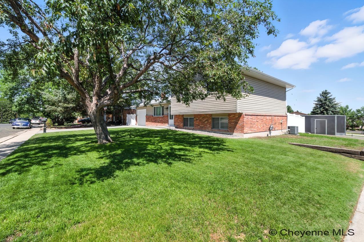 Property Photo:  5020 E 8th St  WY 82001 