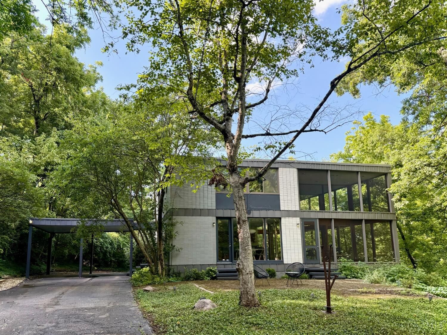 Property Photo: 144 Lafayette Lane OH 45220