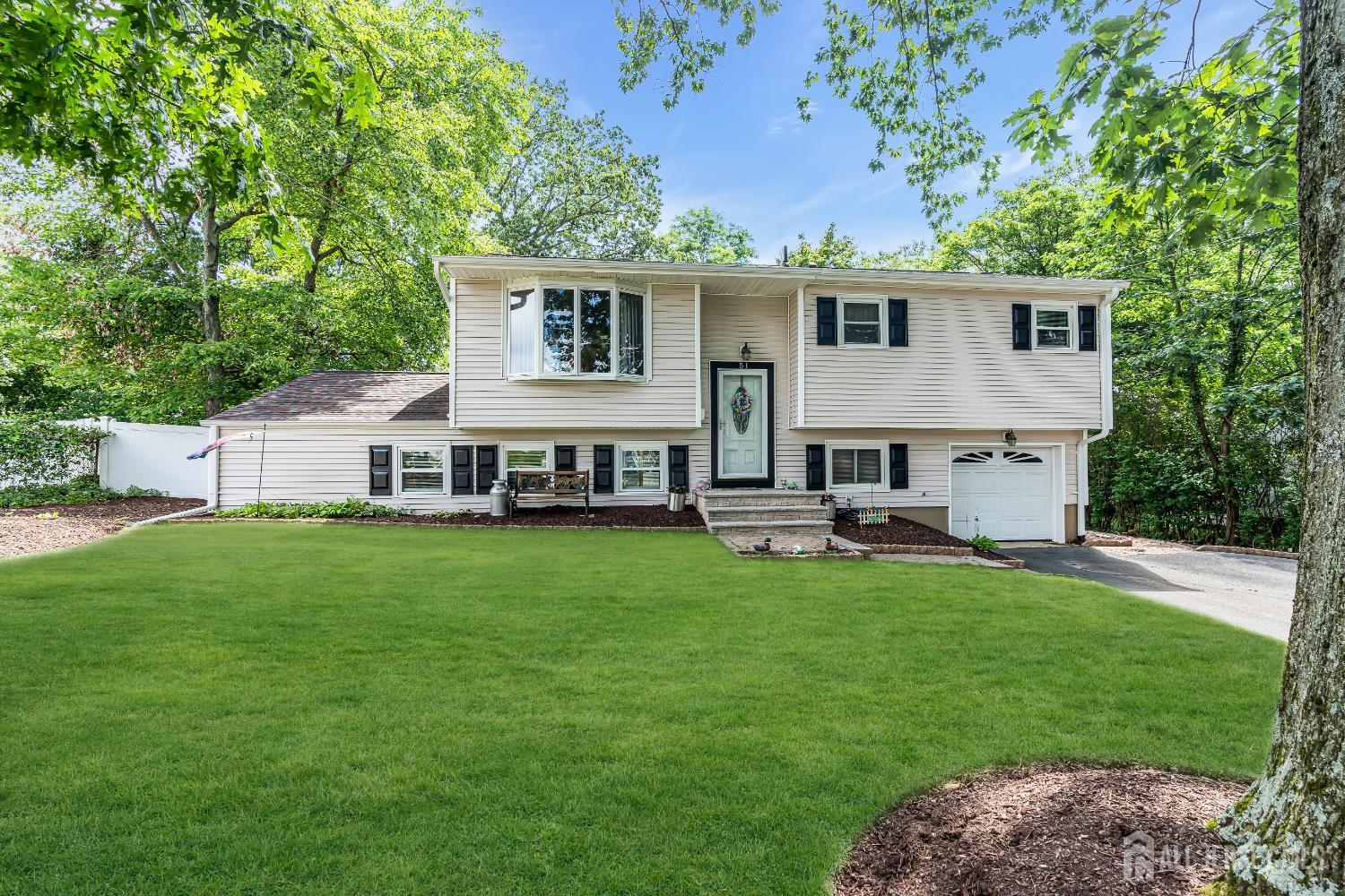 Property Photo:  51 Bradford Road  NJ 08816 