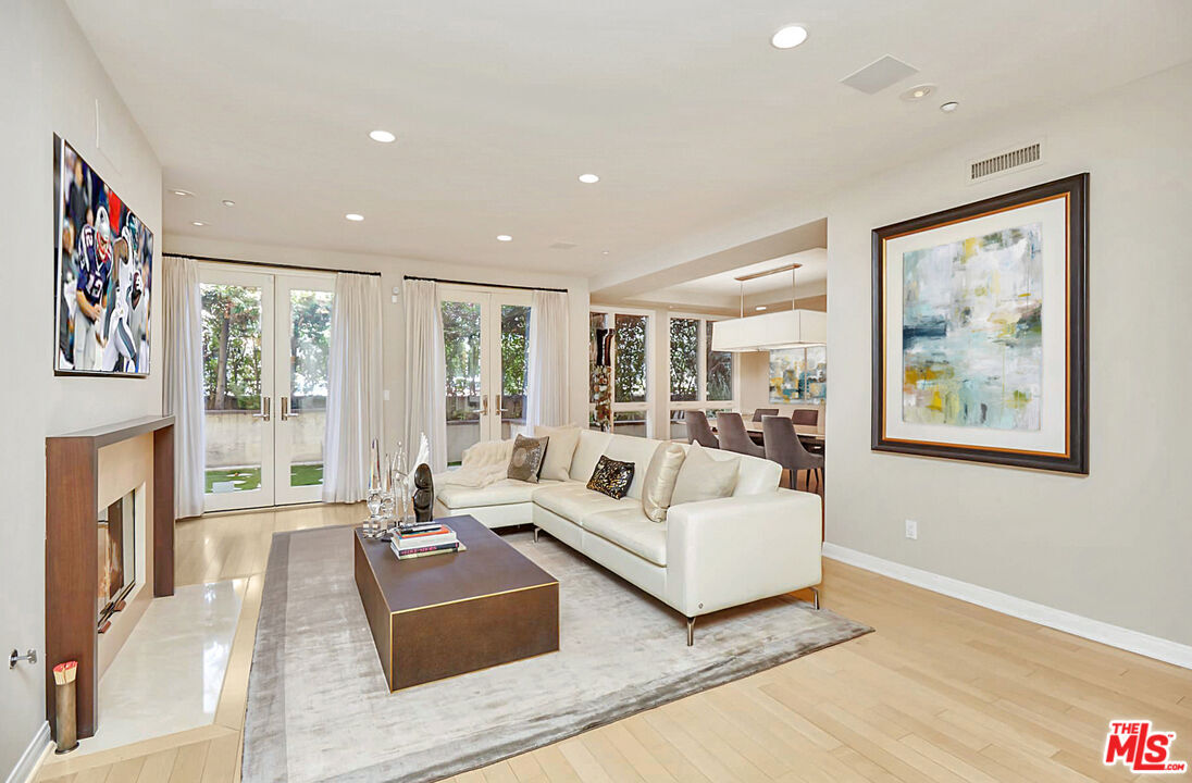 Property Photo: 121 N Almont Dr CA 90211