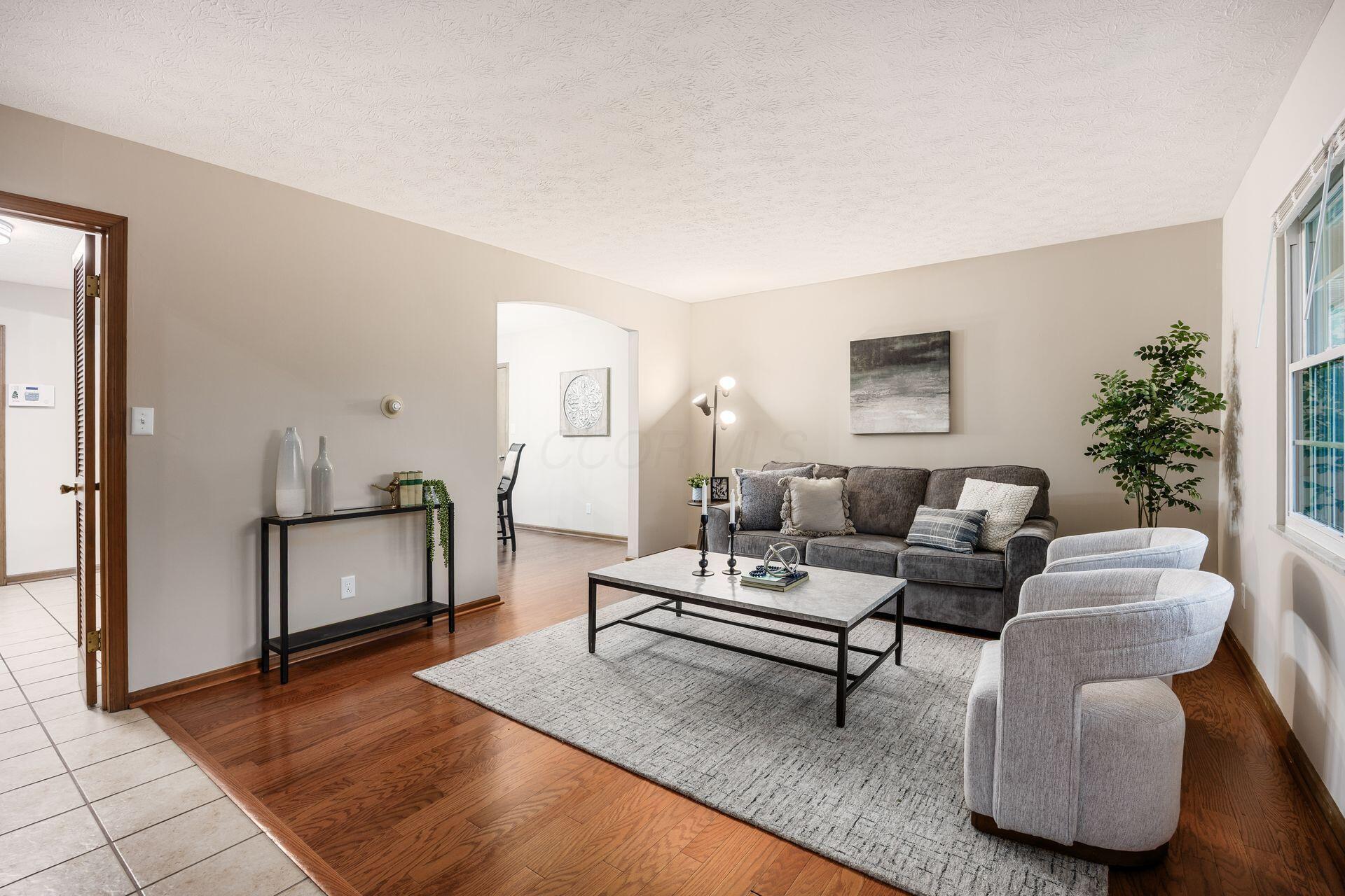 Property Photo:  6146 Oakfield E Drive  OH 43229 