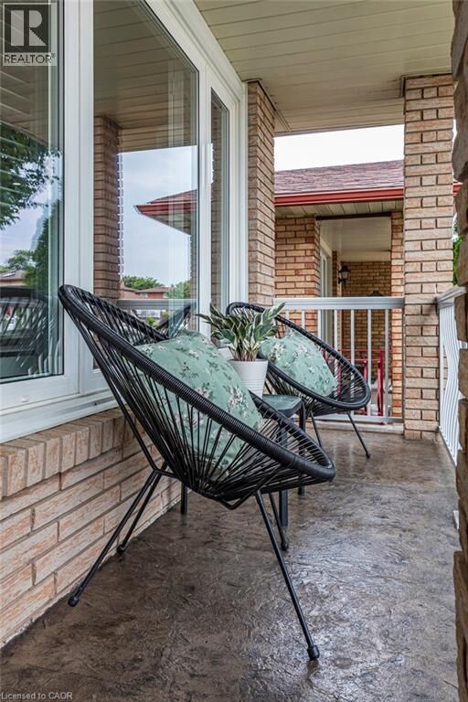Property Photo:  8 Colgate Court  ON L9C 6Z6 
