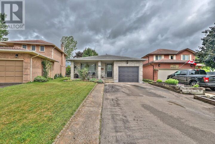 Property Photo:  147 Briarsdale Crescent  ON L3C 6S2 