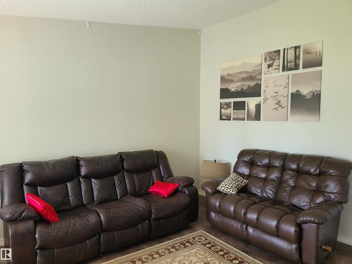 Property Photo:  18916 86A Av NW  AB T5T 4X8 