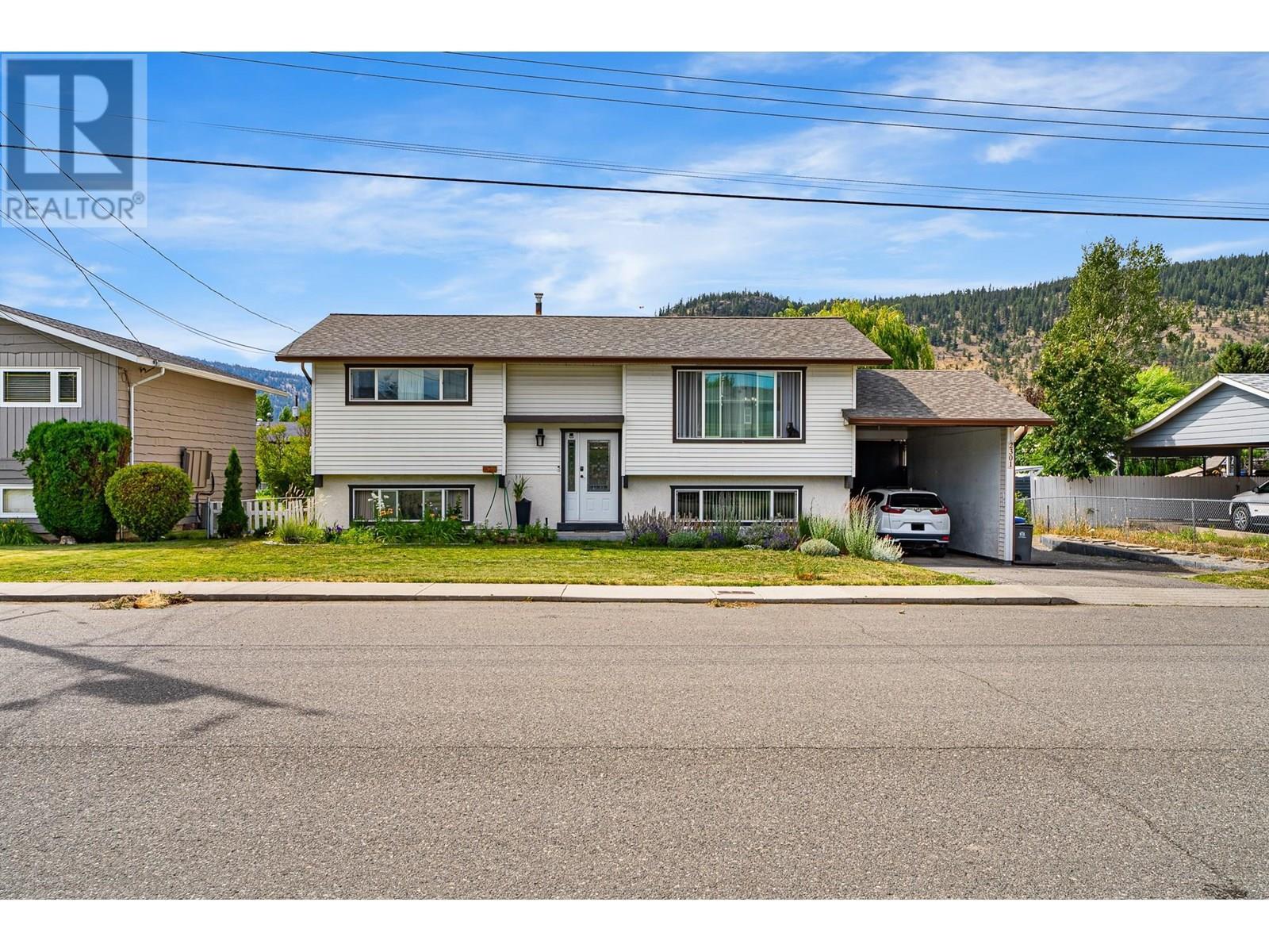 Photo de la propriété: 2301 Chapman Street BC V1K 1B8