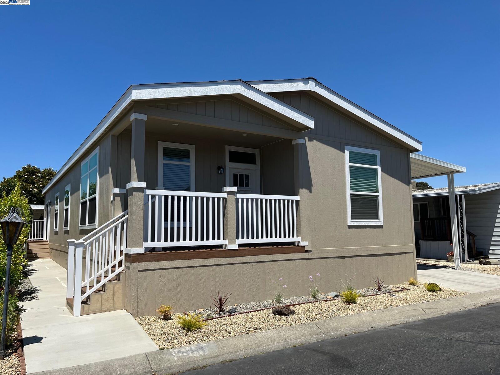 Property Photo: 1587 Delemos Ave CA 94544