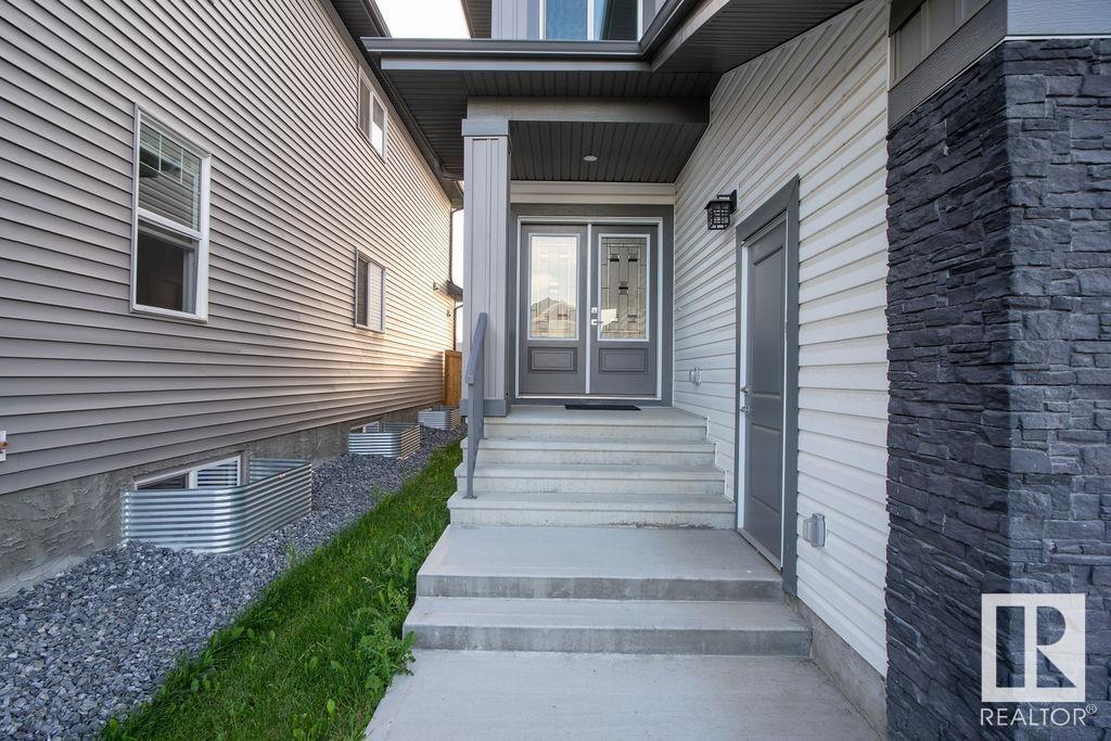 Property Photo:  1618 16A Street NW  AB T6T 2S1 