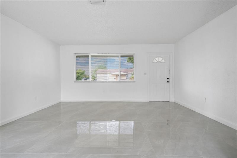 Property Photo: 7491 Hope St FL 33024