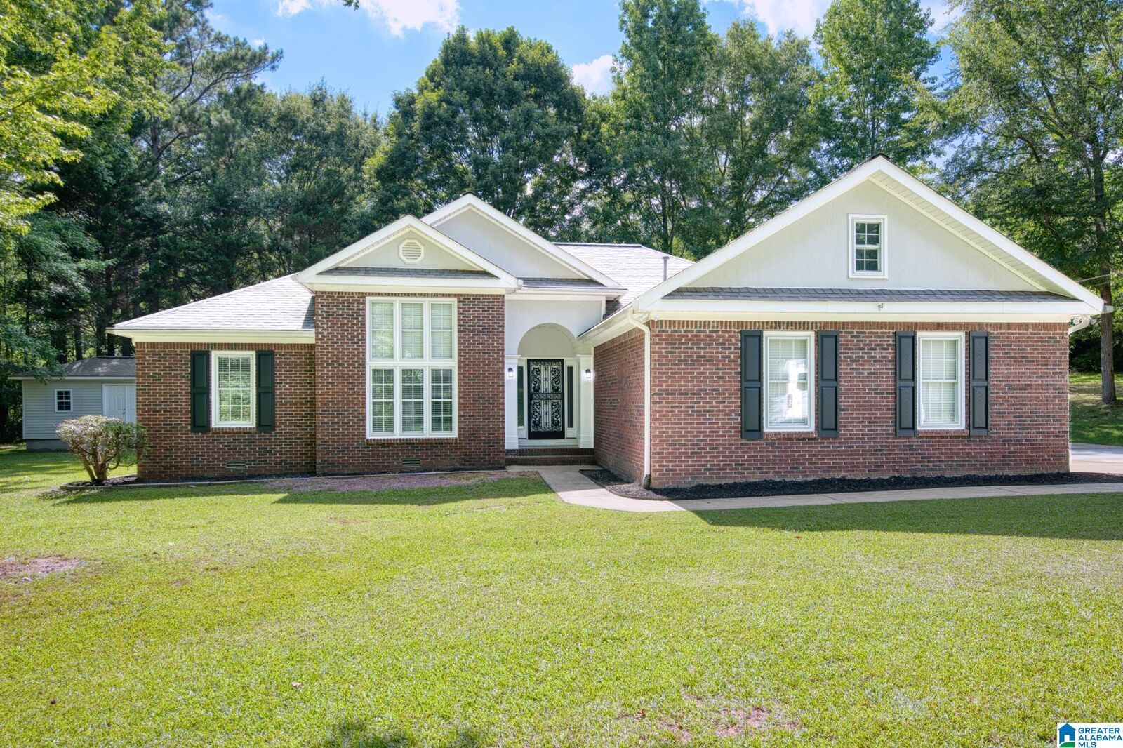 Property Photo: 205 Southwood Drive AL 36203
