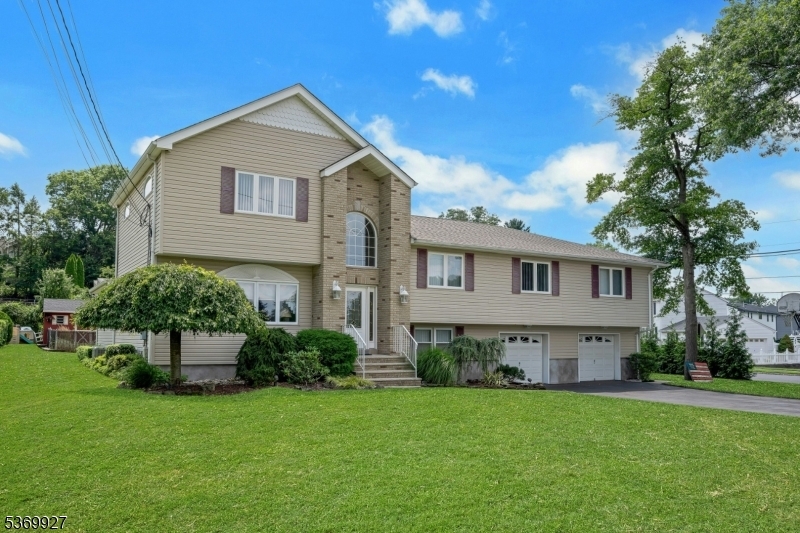 Property Photo:  4 Fleetwood Ave  NJ 07004 
