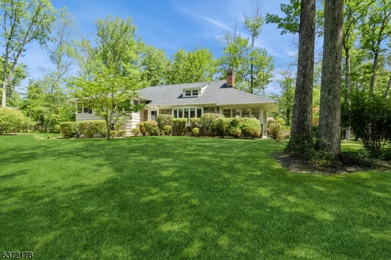 Property Photo: 1988 Dogwood Dr NJ 07076
