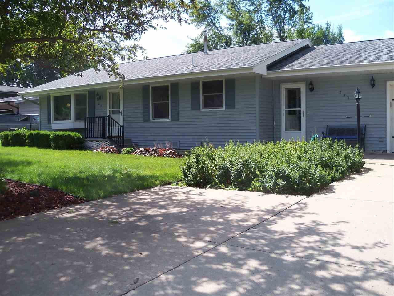 Property Photo:  225 W Zeller St  IA 52317 