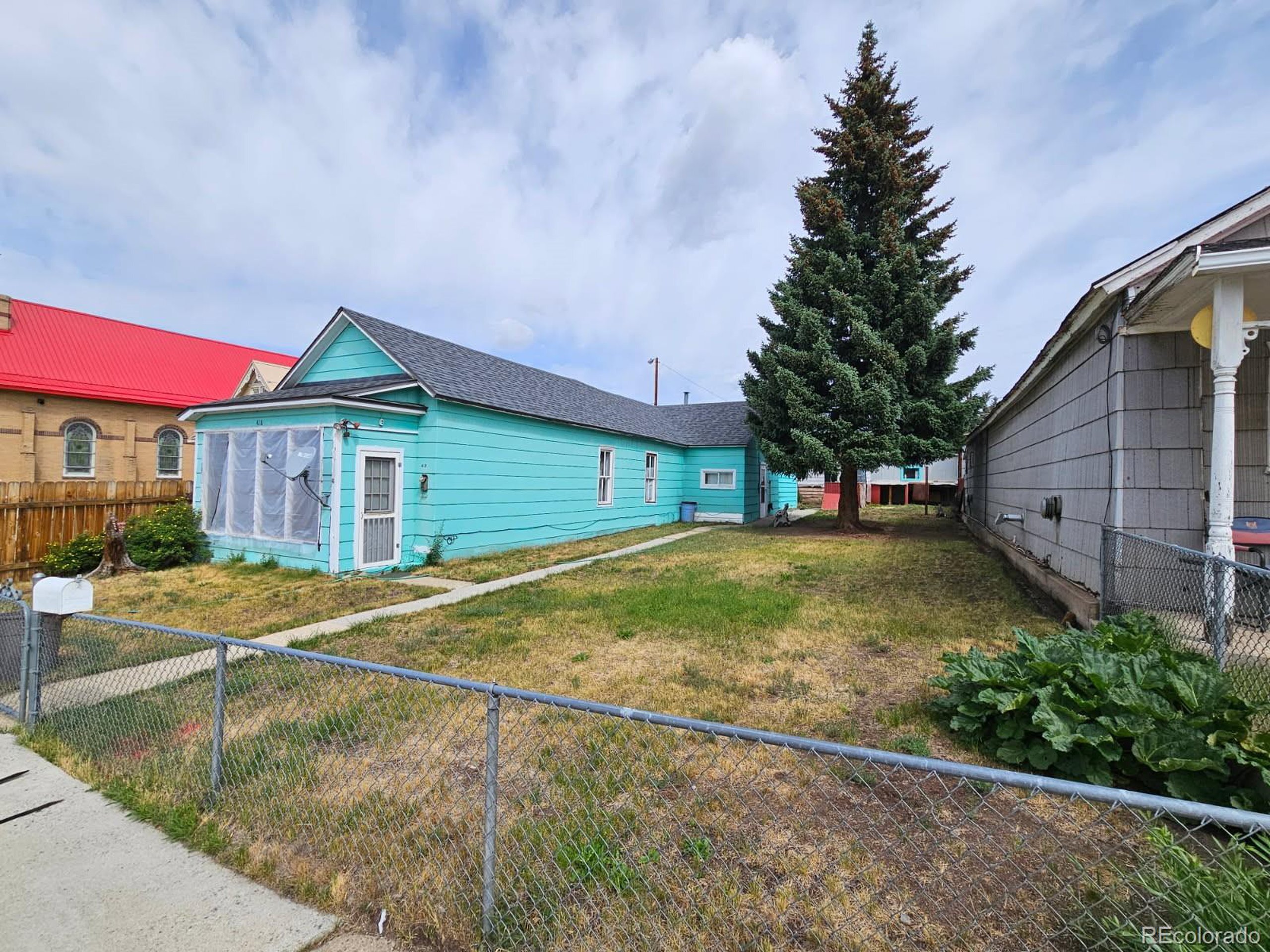 Property Photo: 418 W 2nd St CO 80461