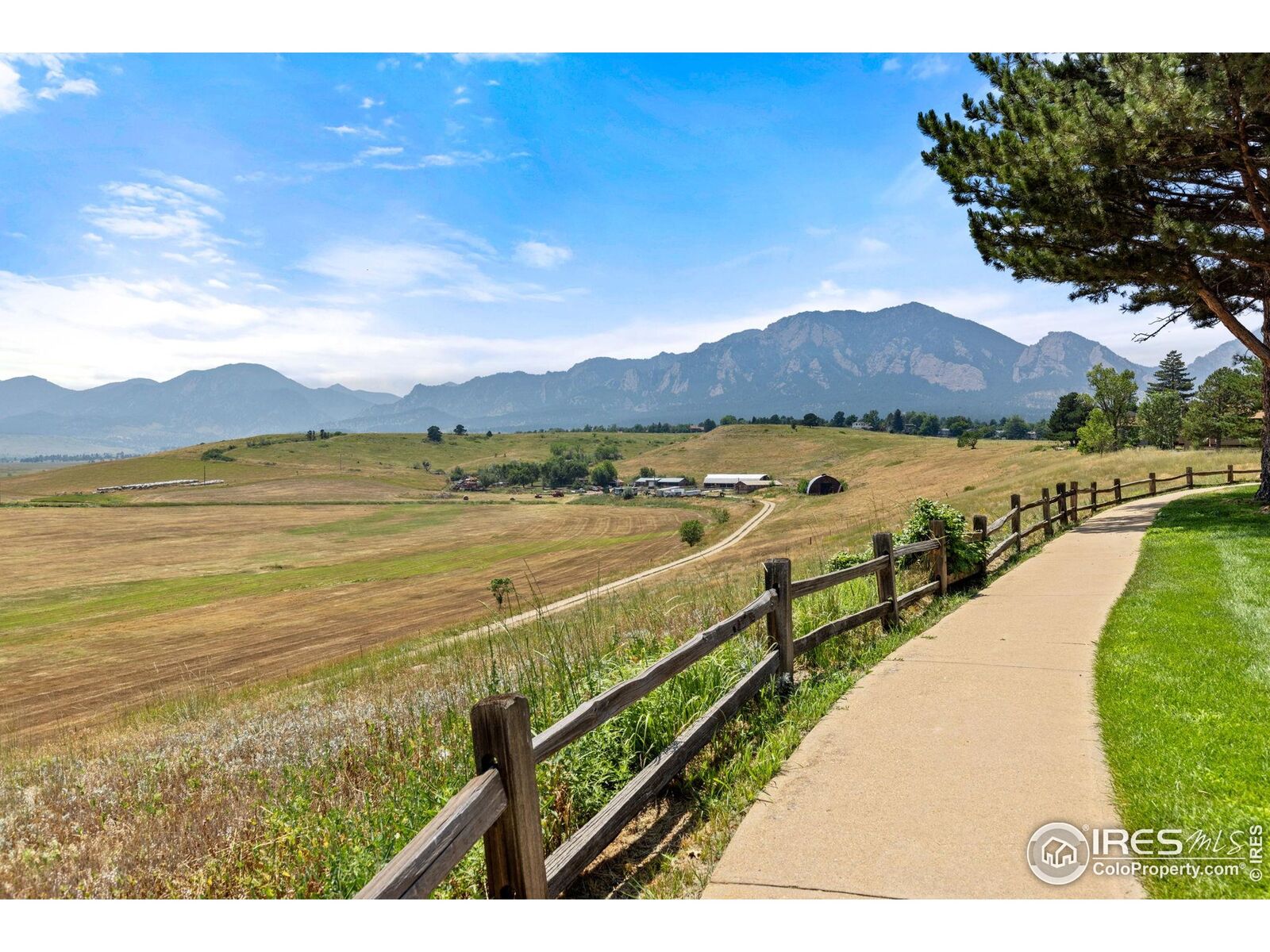 Property Photo:  1624 Bradley Ct  CO 80305 