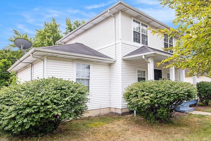 Property Photo:  1312 W Washington Street  IN 46601-2654 