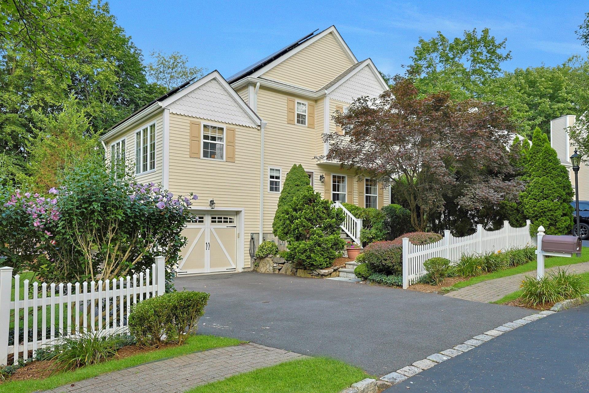Property Photo:  144 Hungerford Road N  NY 10510 