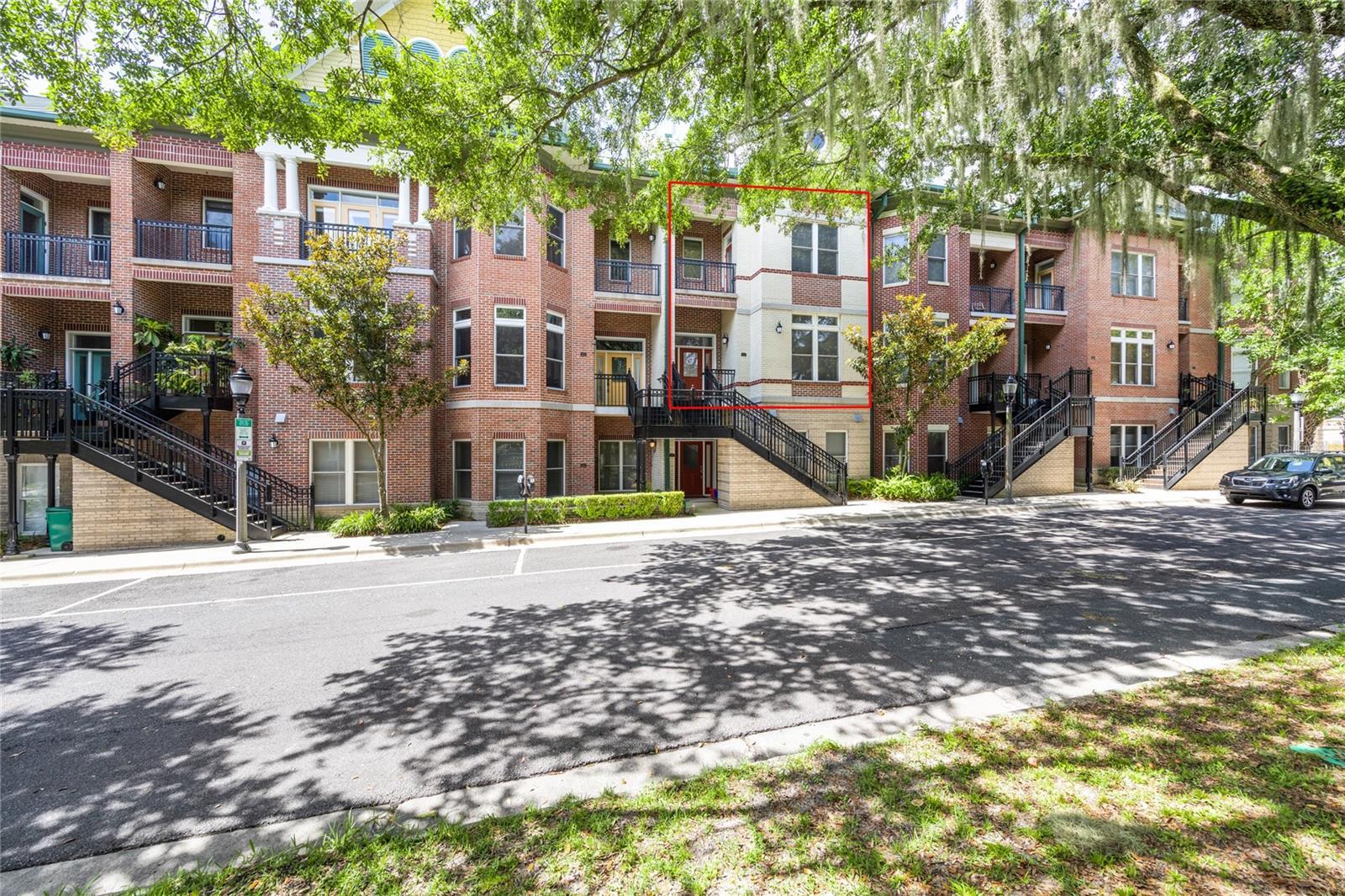 Property Photo: 421 NE 2nd Avenue FL 32601