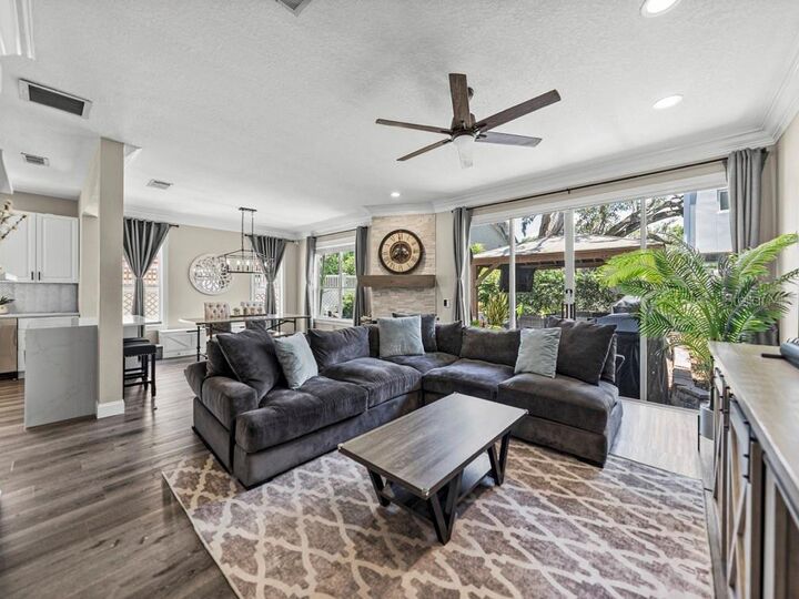 Property Photo: 2525 W Maryland Avenue B FL 33629