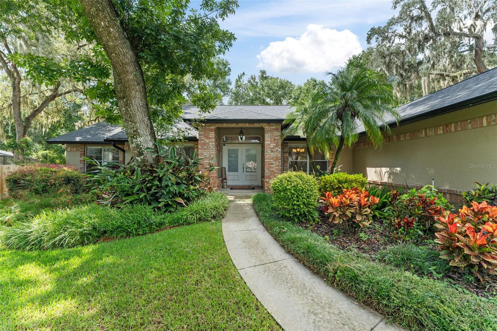 Property Photo: 942 Deerwood Loop FL 32779