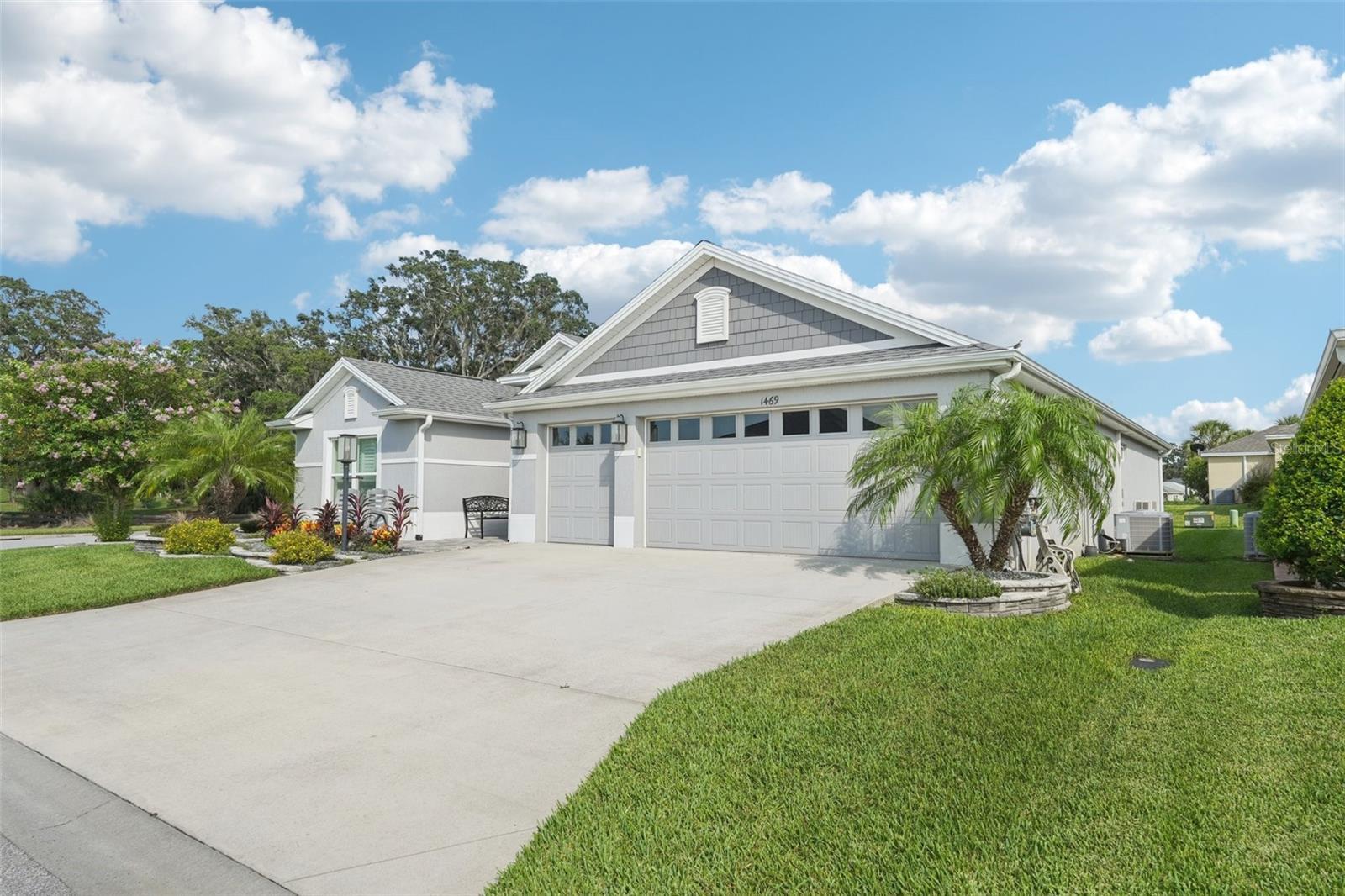 Property Photo: 1469 Knudson Run FL 32163