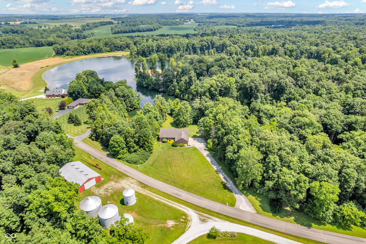Property Photo: 4944 S County Road 240 W IN 47240