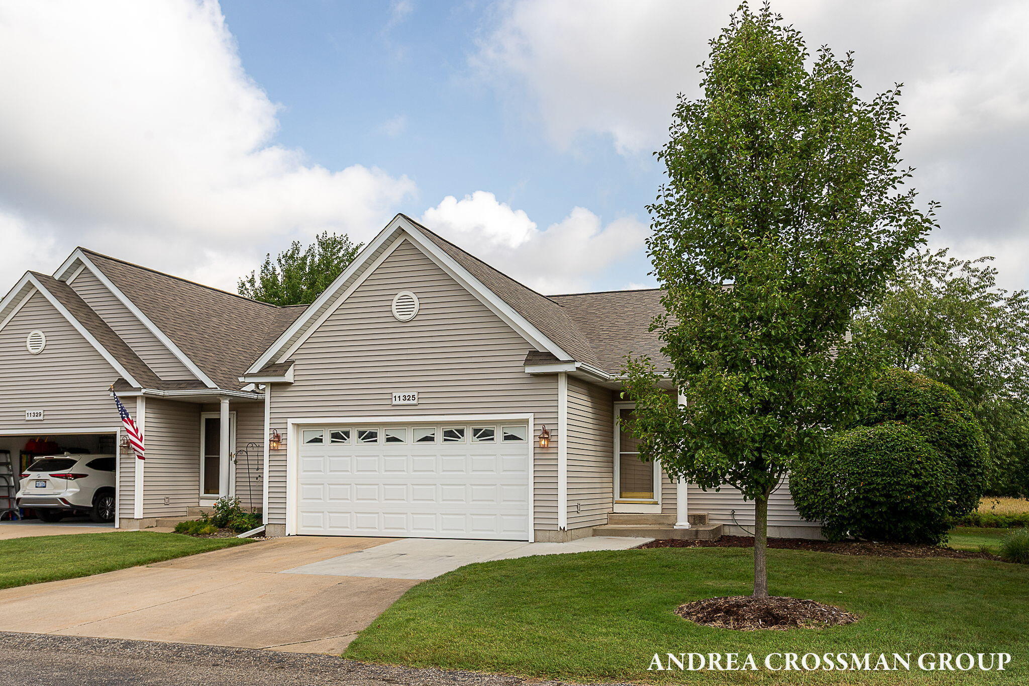 Property Photo: 11325 Village Green Drive MI 49424