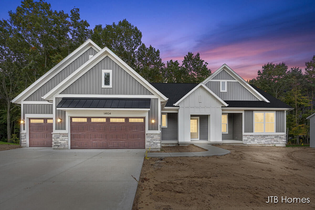 Property Photo:  14934 Timberoak Street  MI 49424