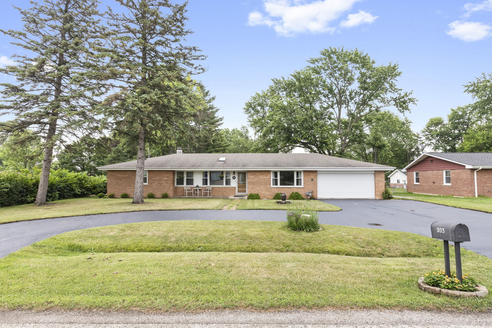 Property Photo: 203 Coldren Drive IL 60070