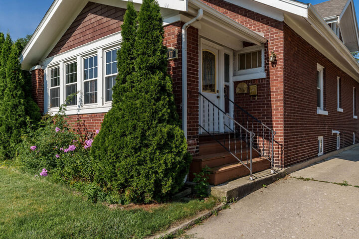 Property Photo: 2117 S 5th Street IL 61104