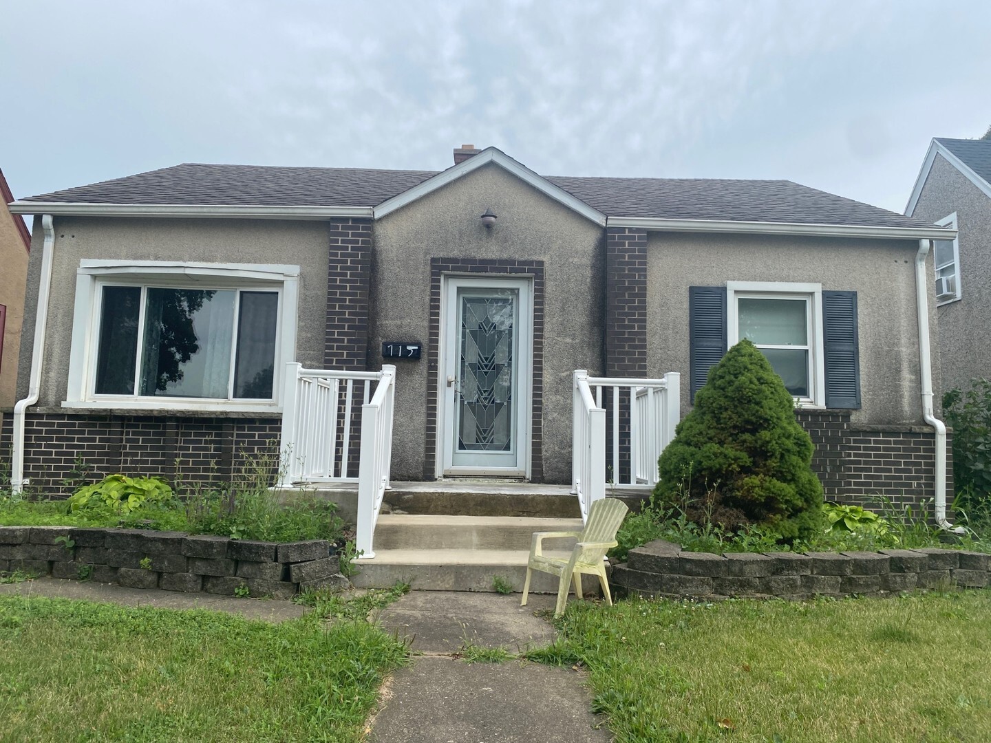 Property Photo: 715 W Cleveland Street IL 61362