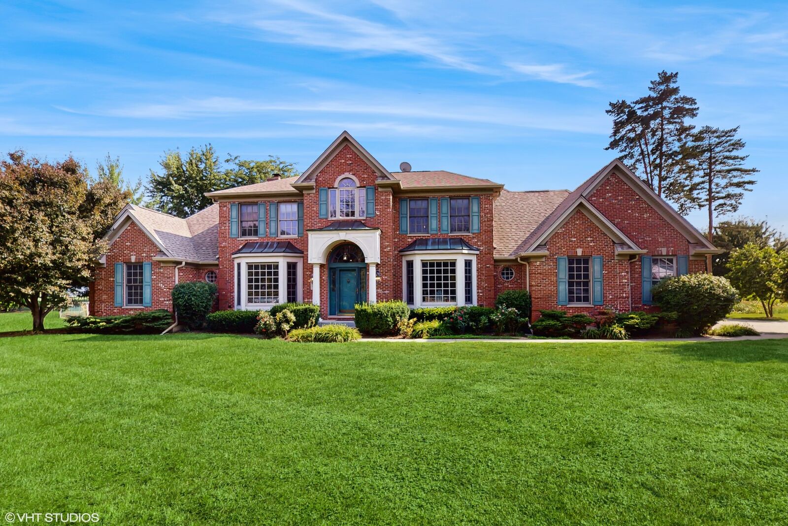 Property Photo:  1527 Lexington Circle  IL 60173 