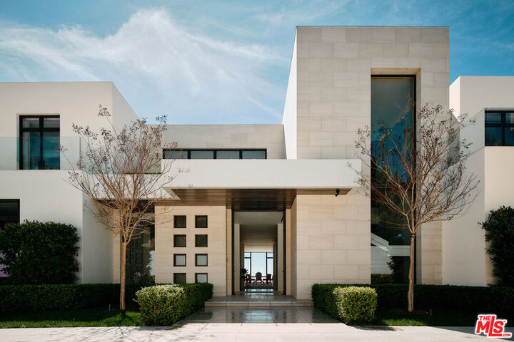 Property Photo:  9966 Beverly Grove Drive  CA 90210 
