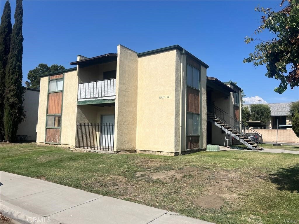 Property Photo: 10935 Rincon Street CA 92354