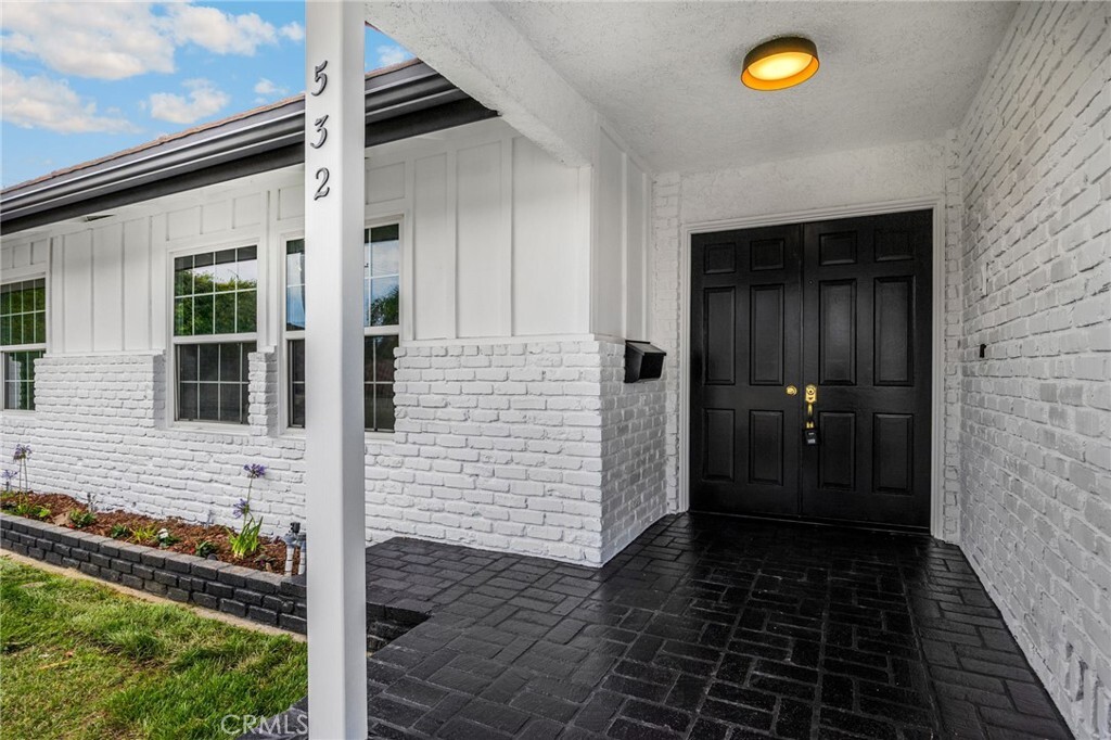 Property Photo:  532 Somerset Drive  CA 92870 