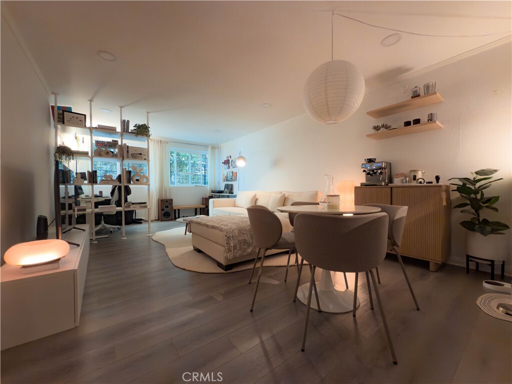 Property Photo:  532 N Rossmore Avenue 102  CA 90004 