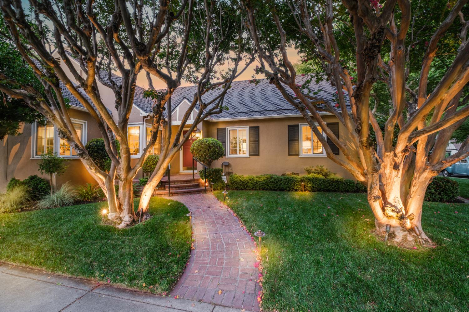 Property Photo:  3435 Land Park Drive  CA 95818 