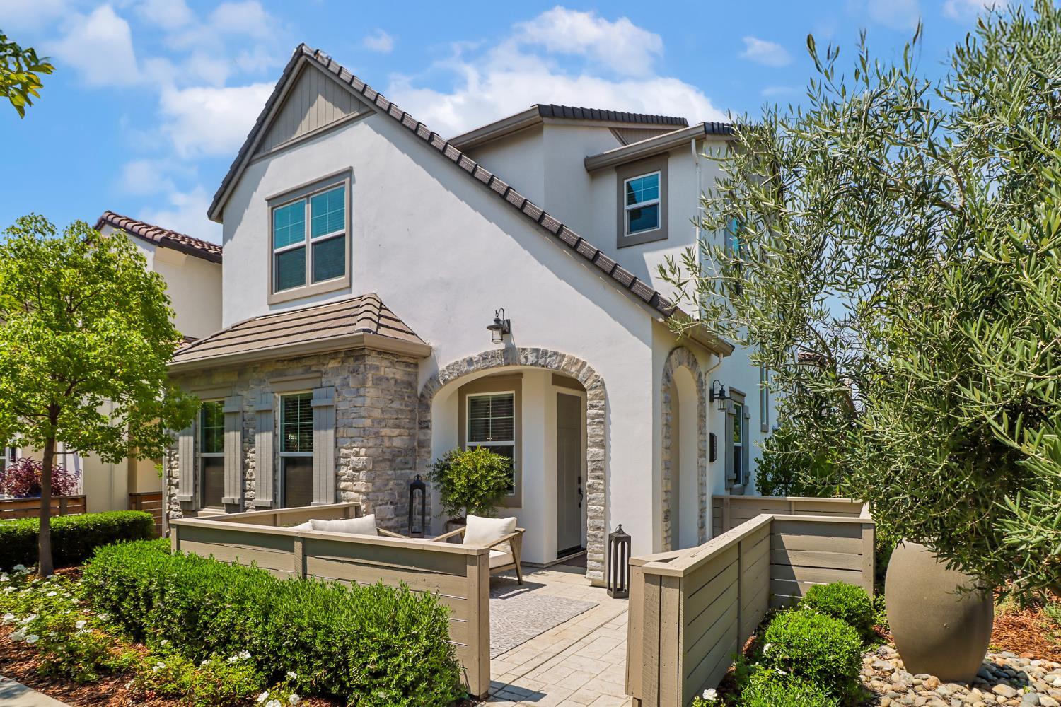 3288 Crocker Drive  Sacramento CA 95818 photo