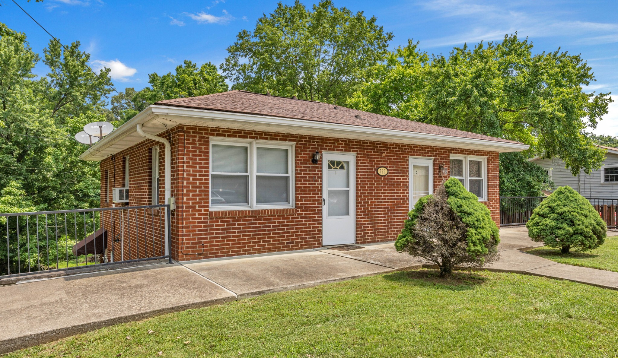 Property Photo: 521 Hawkins Rd TN 37040