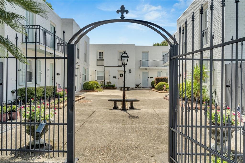 Property Photo: 6940 Orleans Avenue 6940 LA 70124