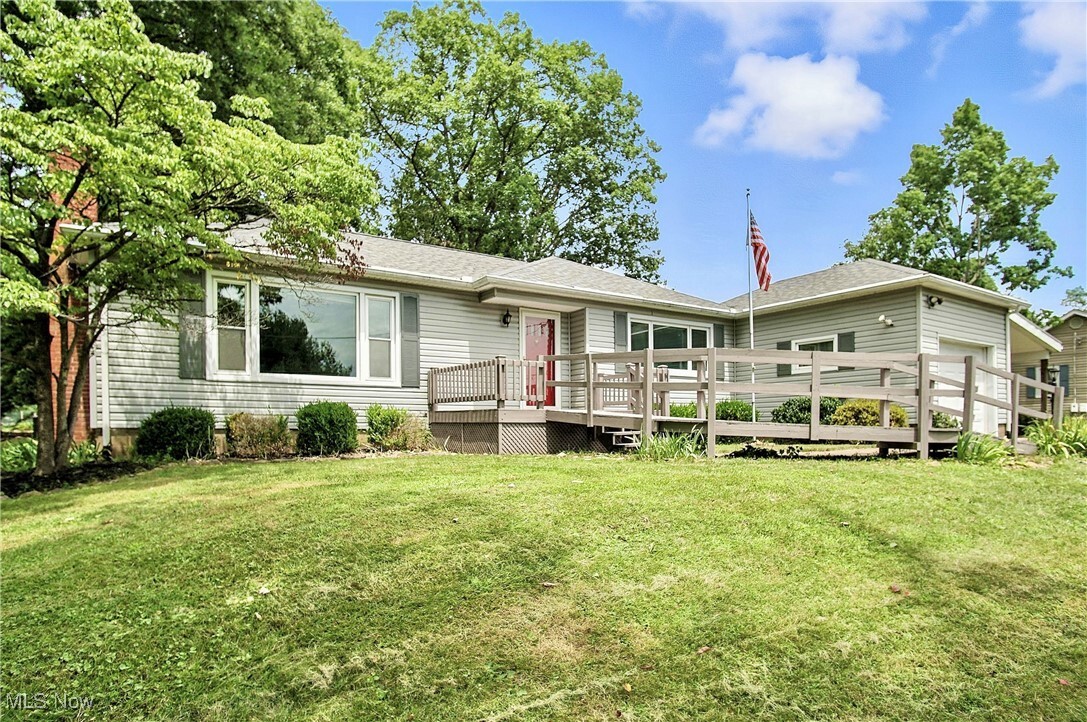 Property Photo:  621 Garden Road  OH 43701 