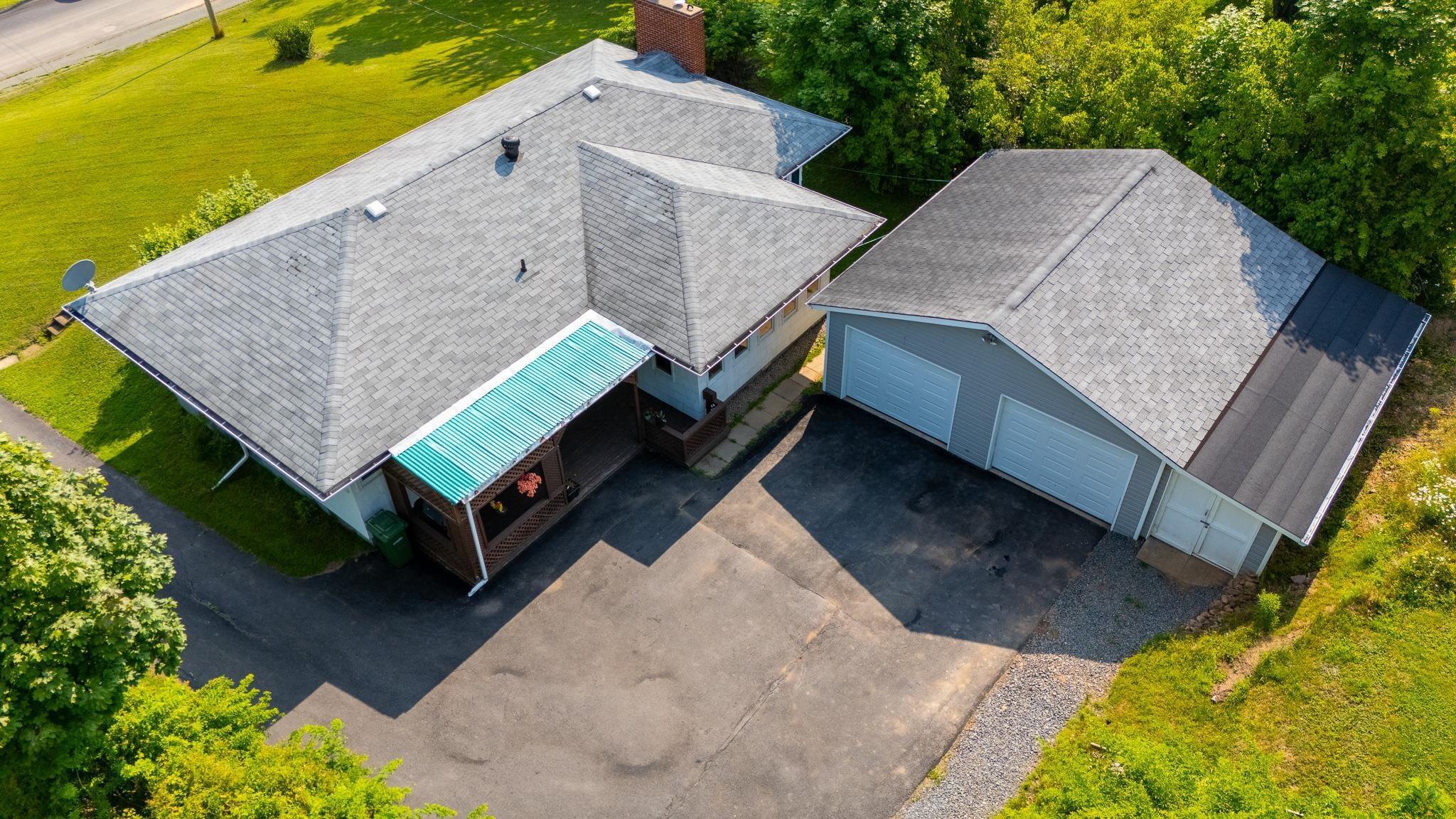 Property Photo: 21 Maple Avenue NS B0P 1P0