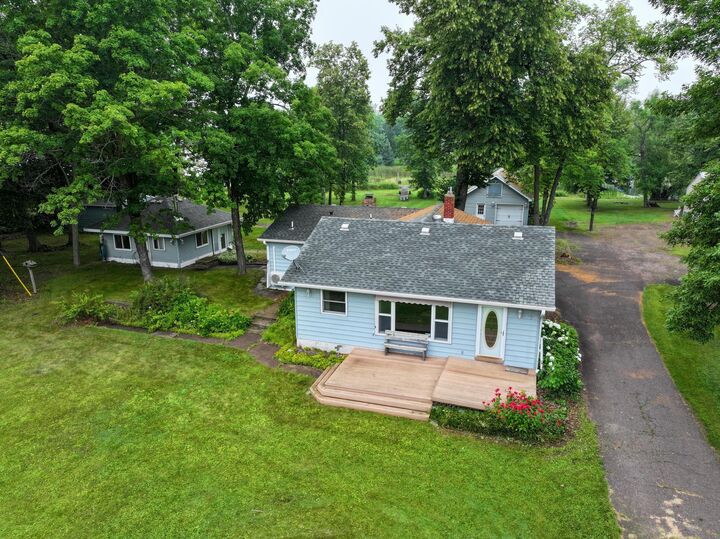 Property Photo:  910 E Evergreen Street  MN 56342 