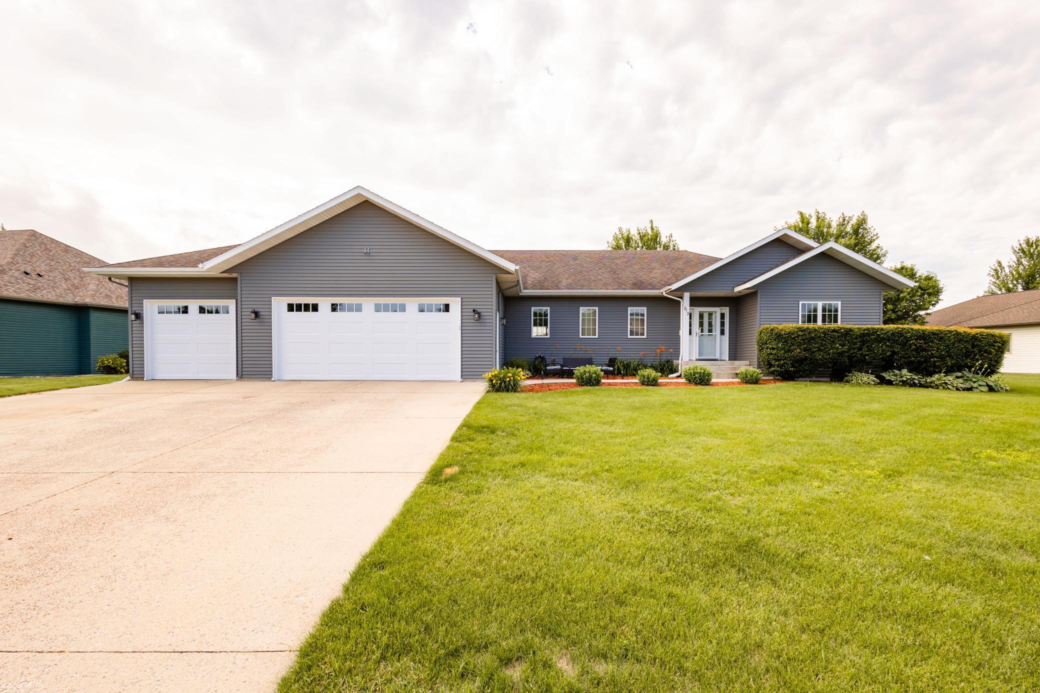 Property Photo: 812 Anderson Way MN 56308