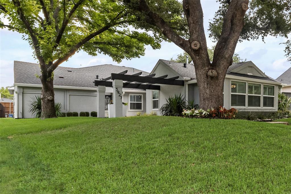 Property Photo: 5927 Bent Creek Trail TX 75252