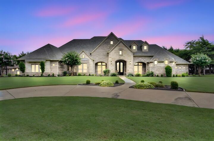 Property Photo: 4310 Powers Branch Drive TX 76065