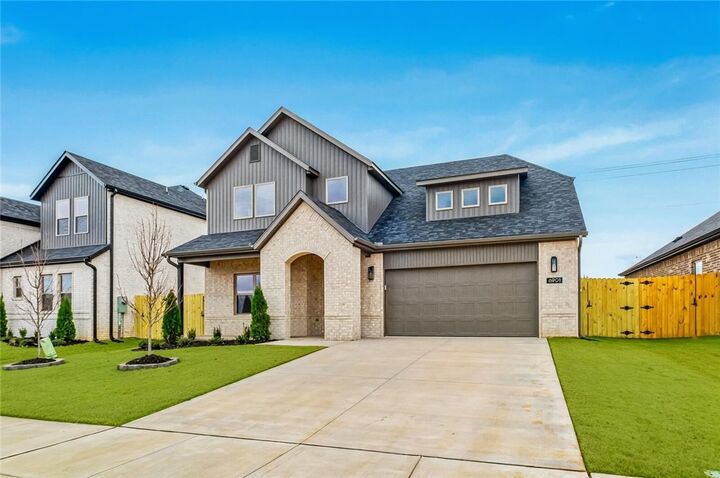 Property Photo:  6901 SW Basswood Avenue  AR 72713 