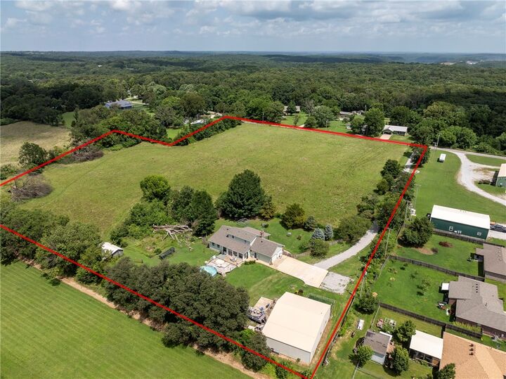 Property Photo:  1111 Rocky Dell Road  AR 72736 